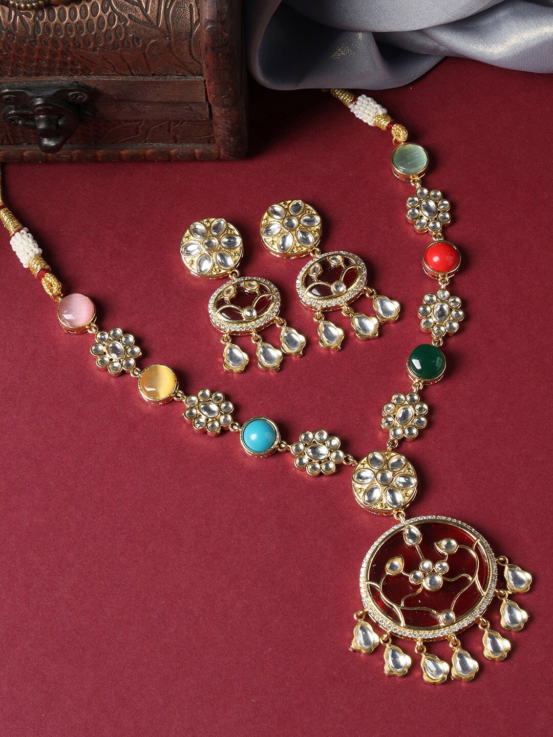 

justpeachy Gold-Plated Stone-Studded Jewellery Set