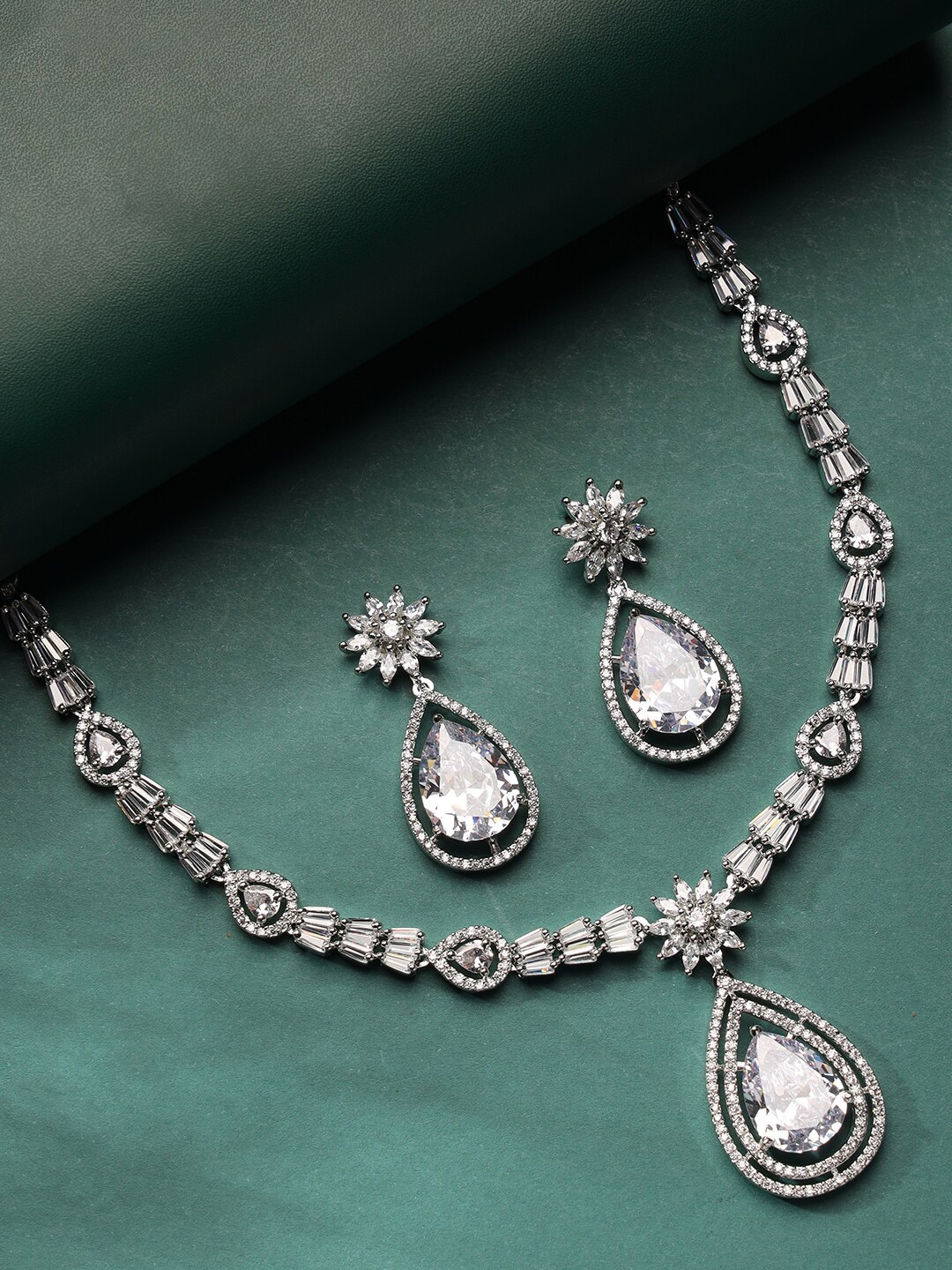 

justpeachy Silver-Plated American Diamond-Studded Jewellery Set