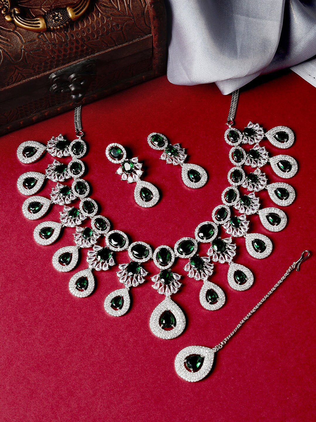 

justpeachy Silver-Plated American Diamond-Studded Jewellery Set