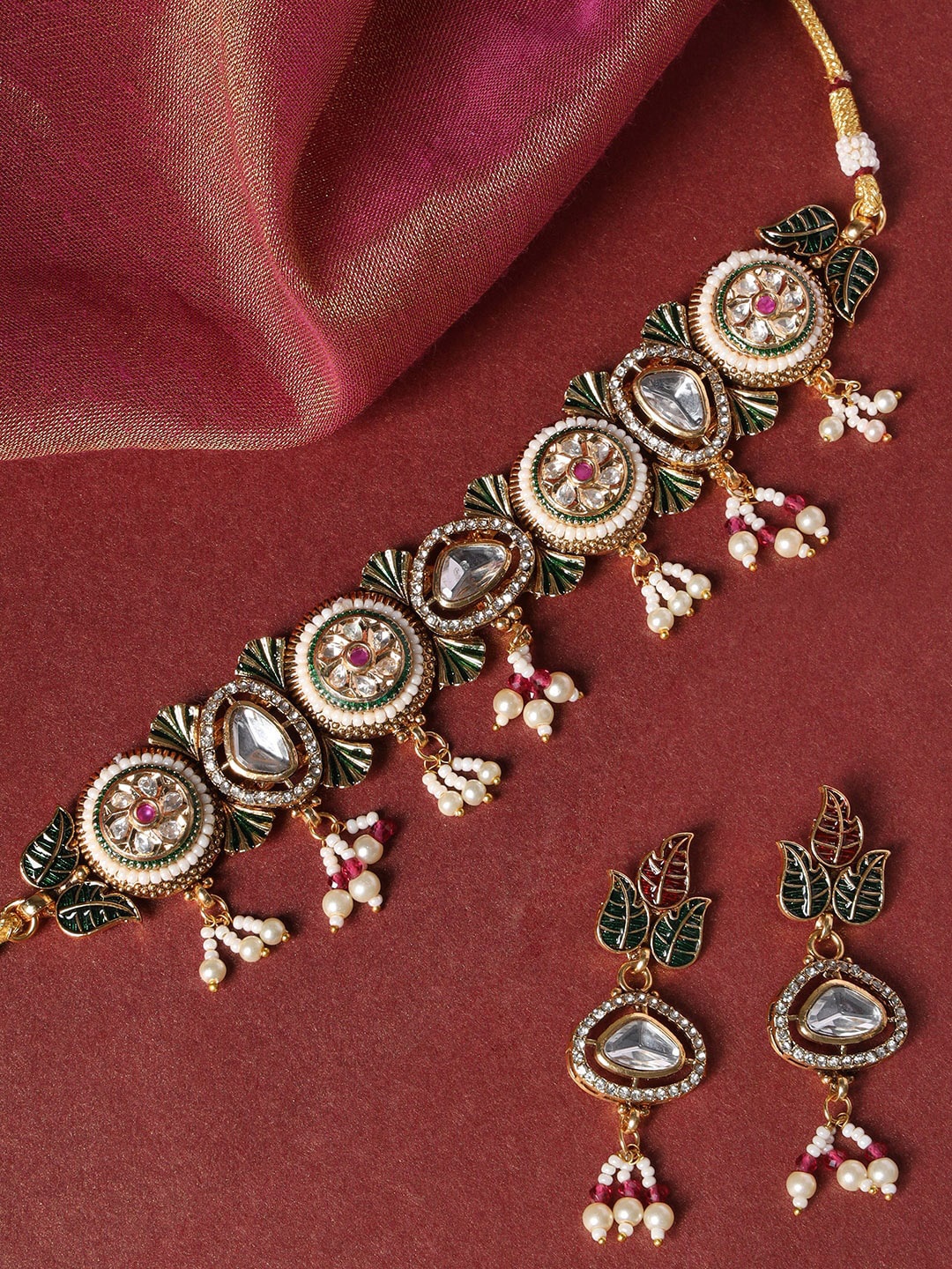

justpeachy Gold-Plated Kundan-Studded Jewellery Set