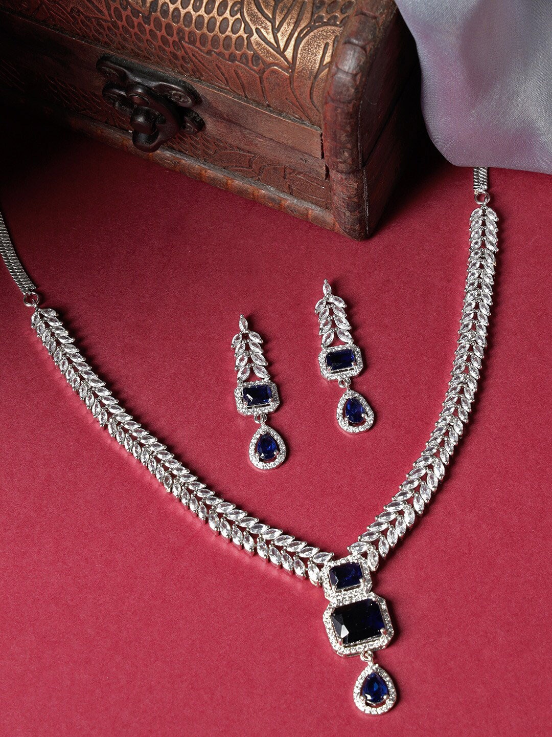 

justpeachy Silver-Plated American Diamond-Studded Jewellery Set