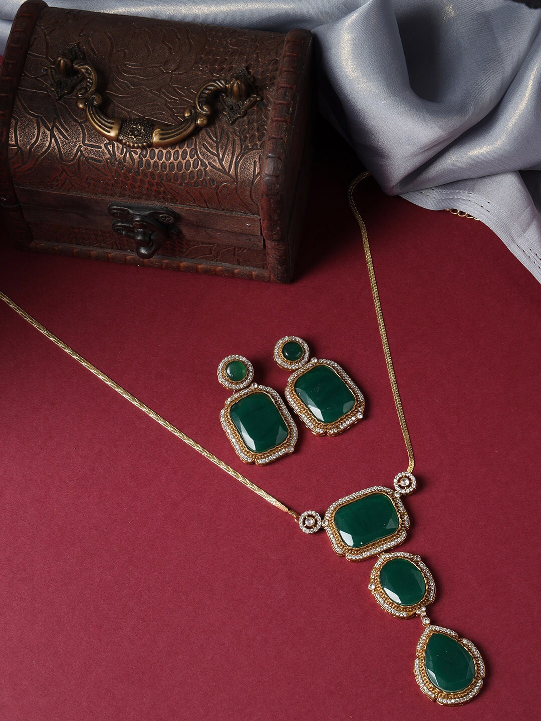 

justpeachy Gold-Plated Stone-Studded Jewellery Set