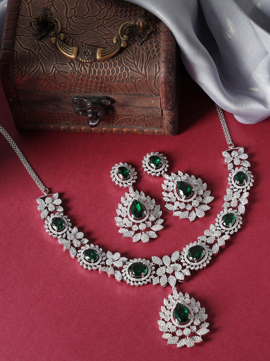 

justpeachy Silver-Plated American Diamond-Studded Jewellery Set