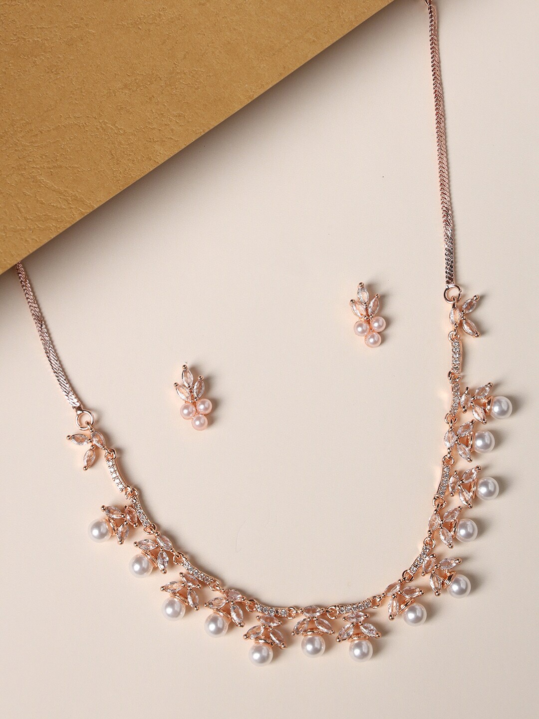 

justpeachy Rose Gold-Plated Stones-Studded & Pearls Beaded Jewellery Set