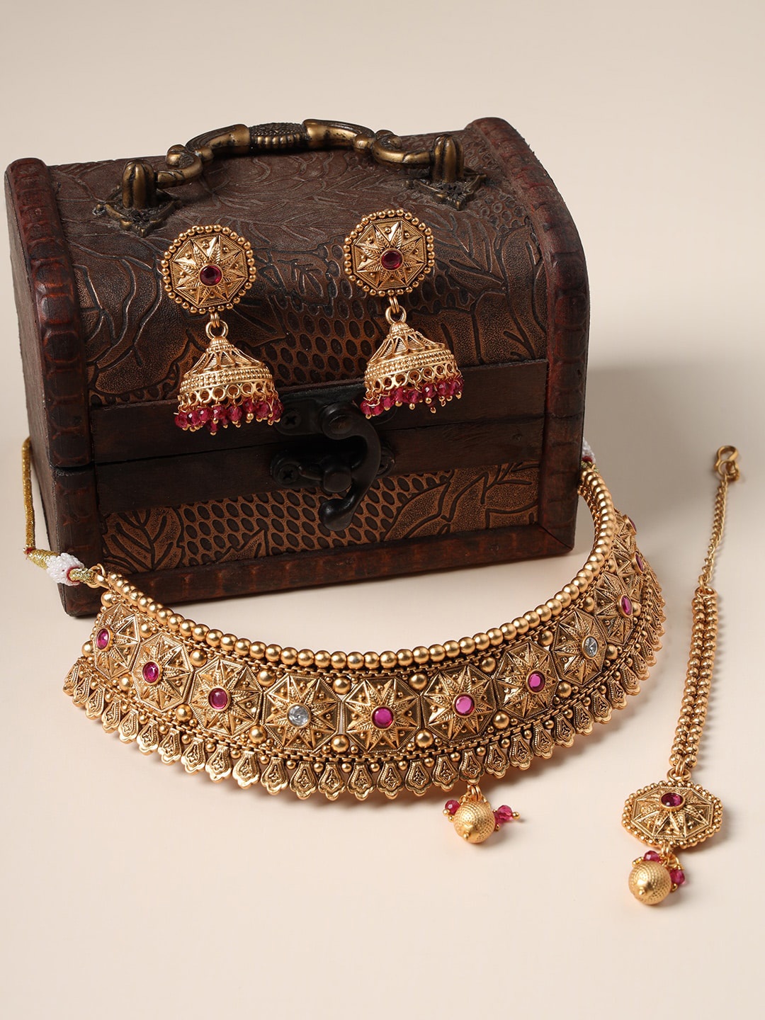 

justpeachy Gold Plated Stone Studded Jewellery Set