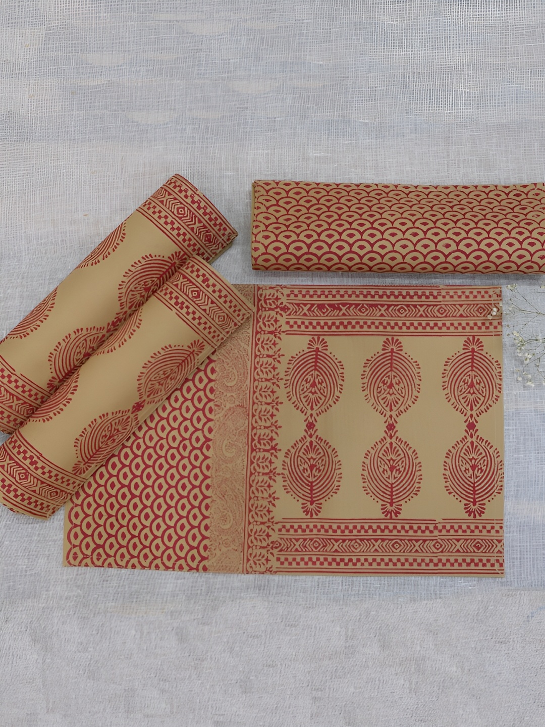 

DESIGN GAATHA 6 Pieces Beige & Maroon Printed Rectangular Table Placemats