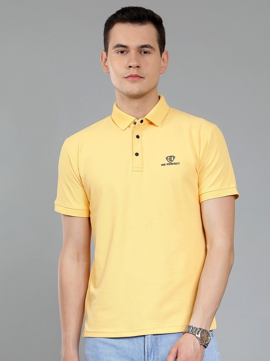 

WE PERFECT Men Polo Collar Applique T-shirt, Yellow