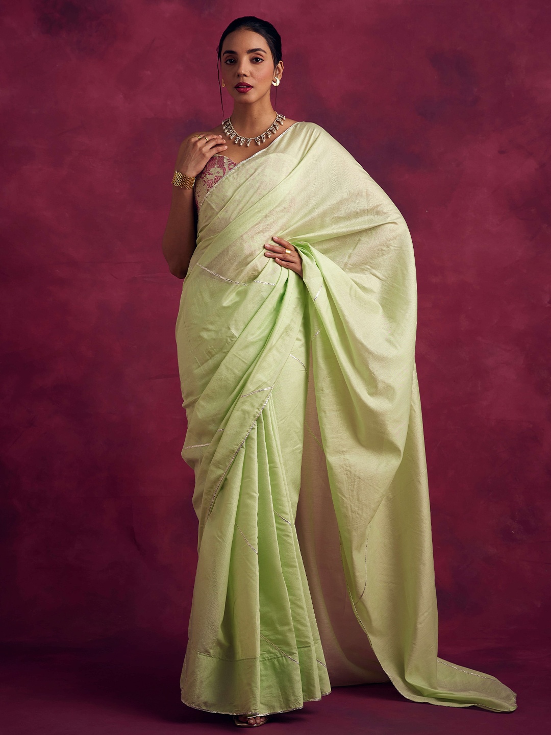 

Abhishti Ethnic Striped Saree, Green