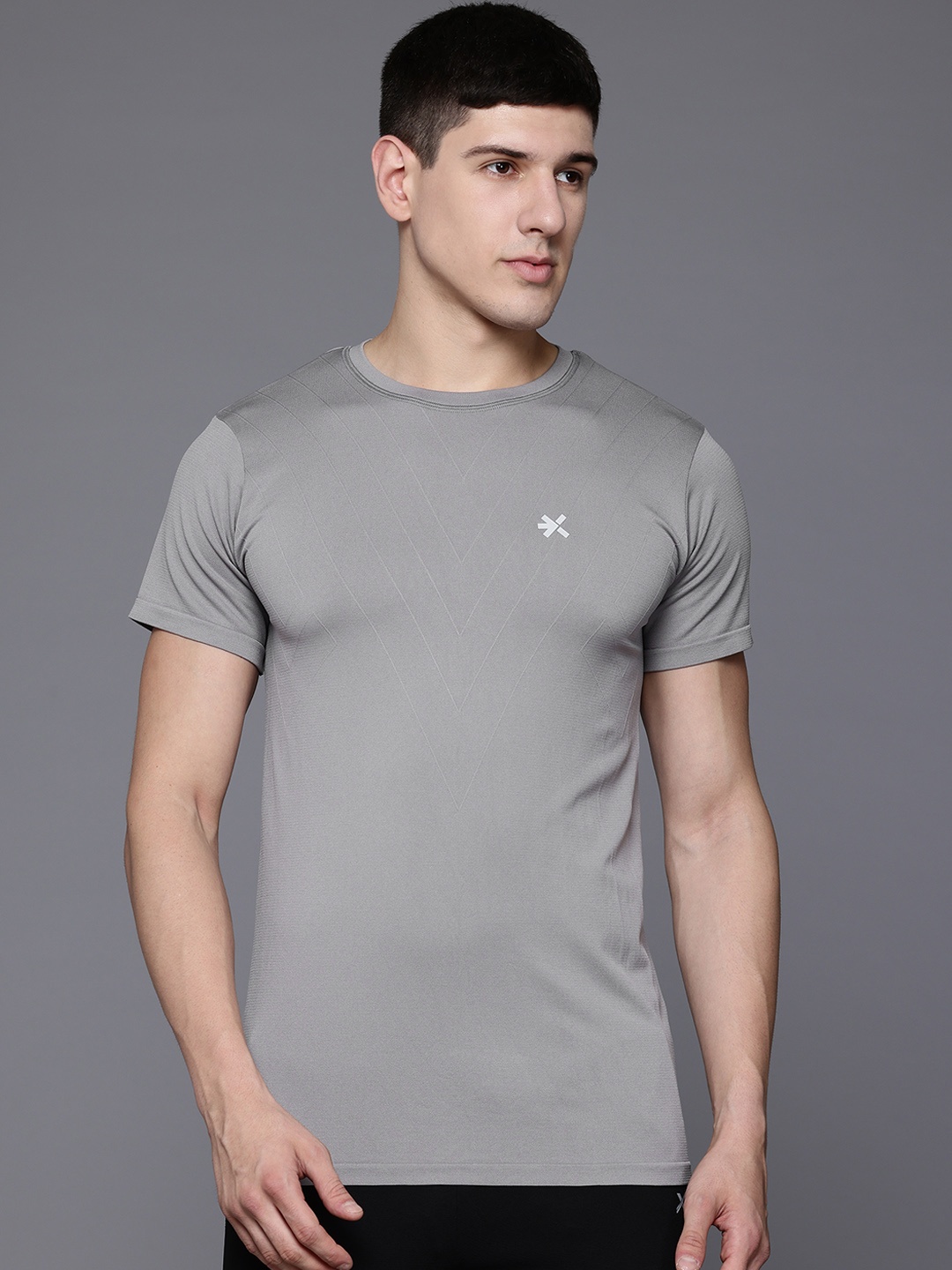 

HRX by Hrithik Roshan Men Seamless Antimicrobial Slim Fit Yoga T-shirt, Grey