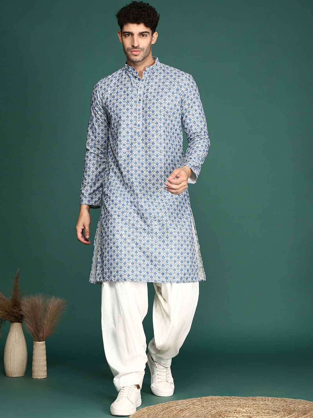 

Sangria Ethnic Motifs Printed Cotton Straight Kurta, Blue