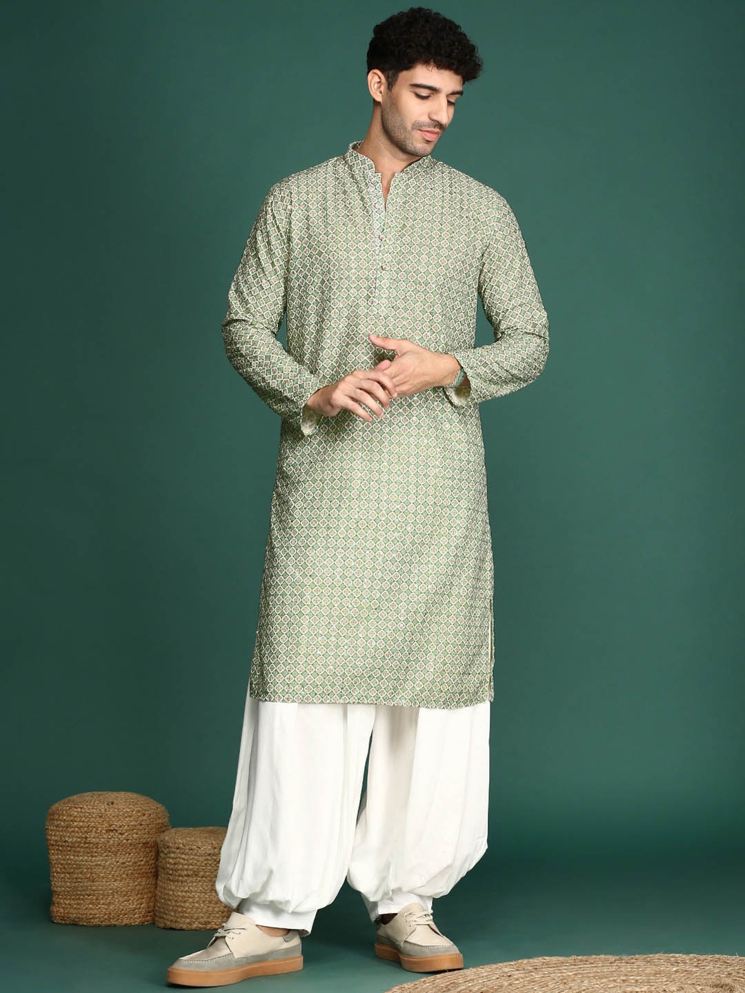 

Sangria Ethnic Motifs Printed Cotton Mandarin Collar Straight Kurta, Green