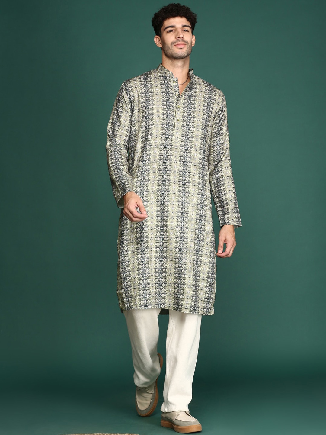 

Sangria Ethnic Motifs Printed Cotton Mandarin Collar Straight Kurta, Grey