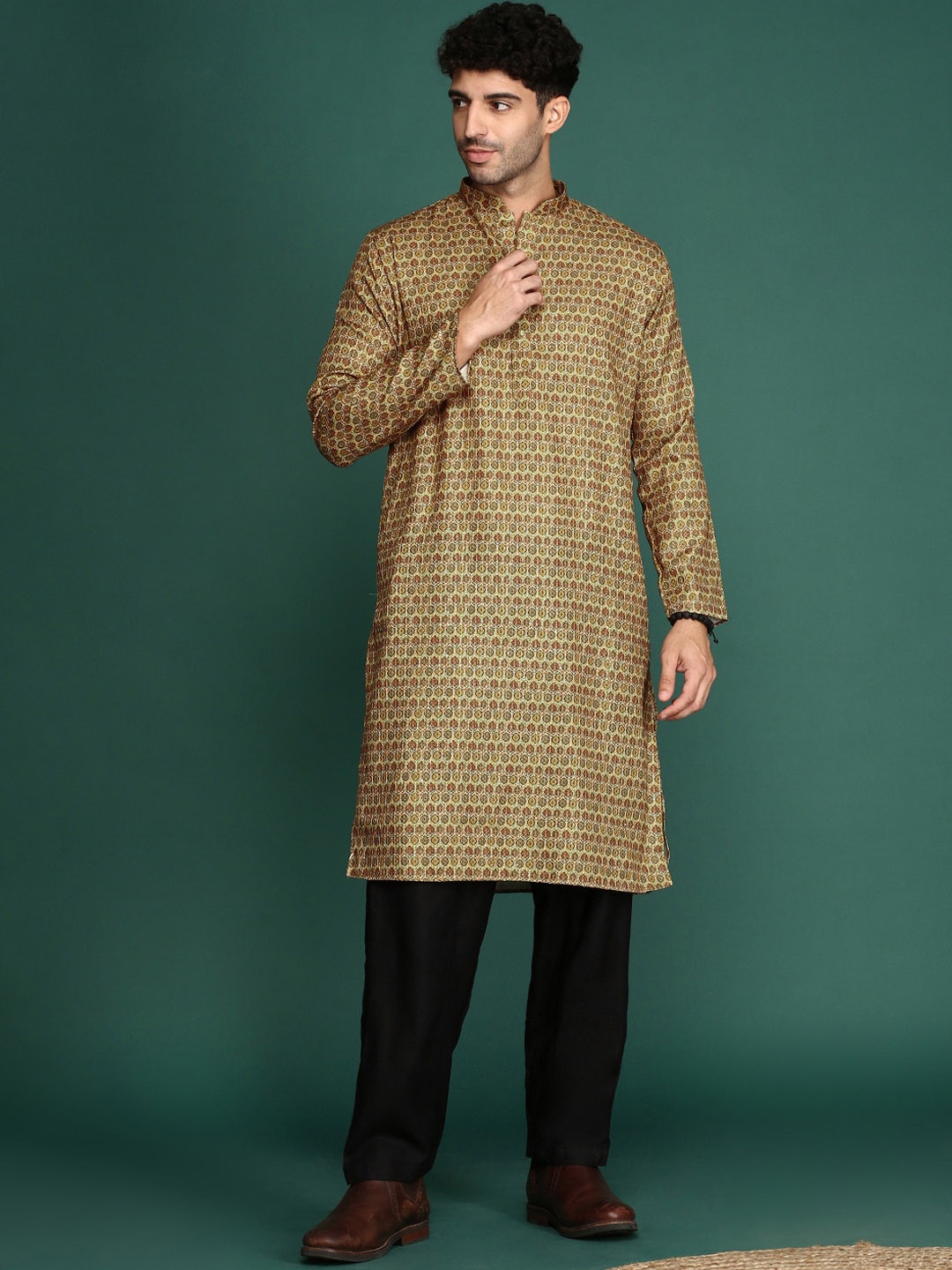 

Sangria Ethnic Motifs Printed Sequinned Cotton Straight Kurta, Brown