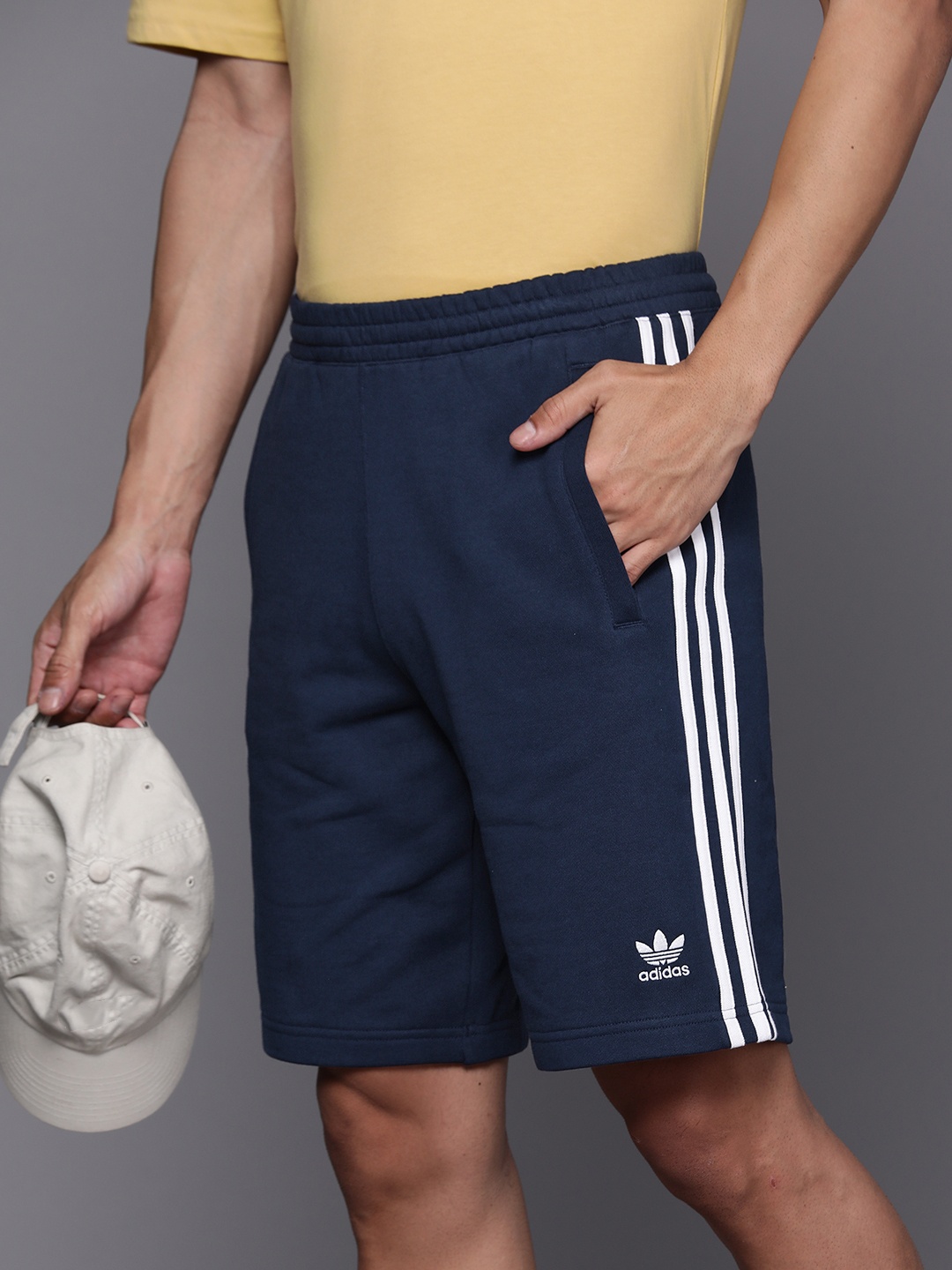 

ADIDAS Originals Men Adicolor 3-Striped Pure Cotton Sports Shorts, Navy blue