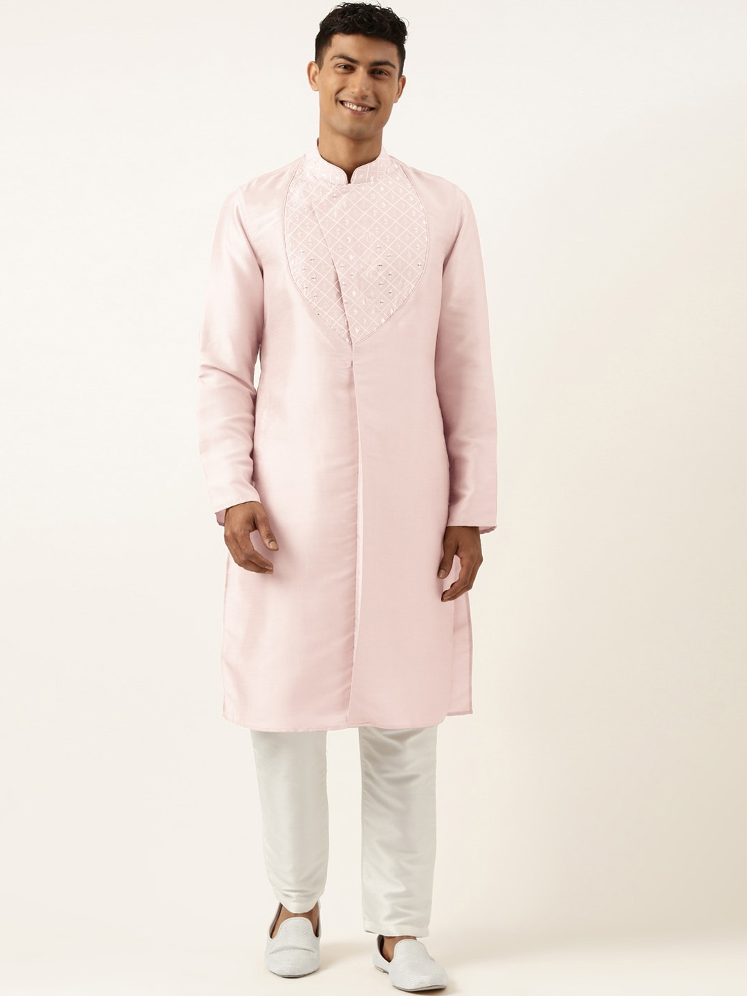 

TheEthnic.Co Ethnic Motifs Yoke Design Regular Thread Work Kurta with Pyjamas, Pink