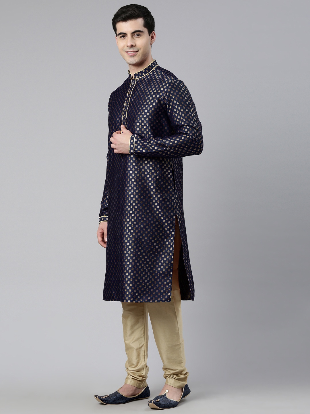 

TheEthnic.Co Ethnic Motifs Woven Design Zari Mandarin Collar Kurta with Churidar, Navy blue