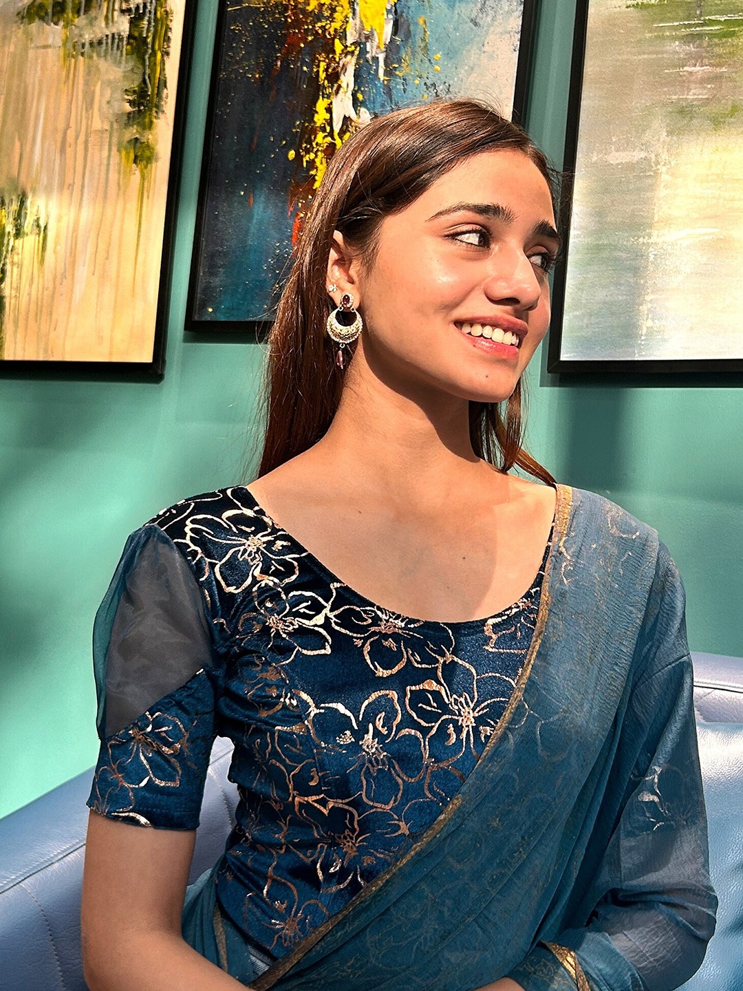 

Bindigasm's Advi Embellished Sequined Velvet Saree Blouse, Navy blue