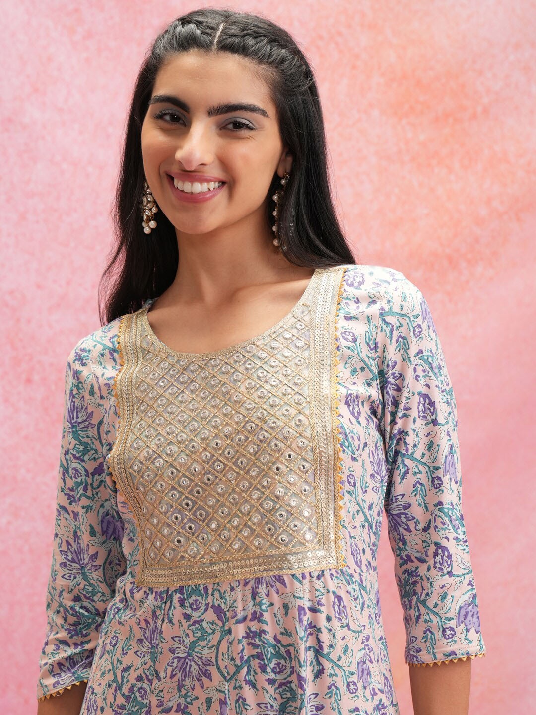 

Vishudh Women Paisley Printed Mirror Work Kurta, Peach