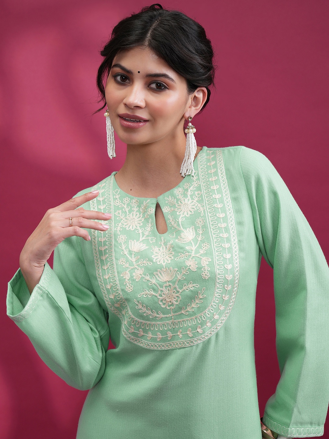 

Vishudh Green Floral Embroidered Keyhole Neck Flared Sleeves Thread Work Straight Kurta