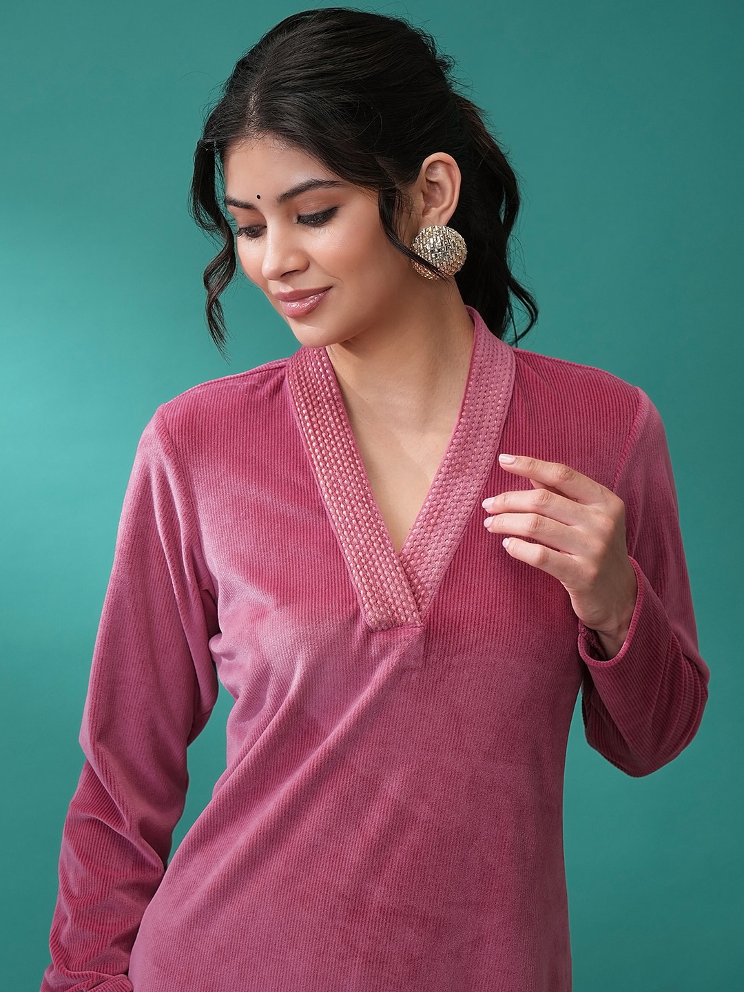 

Vishudh Pink V Neck Long Sleeves Gotta Patti Kurta