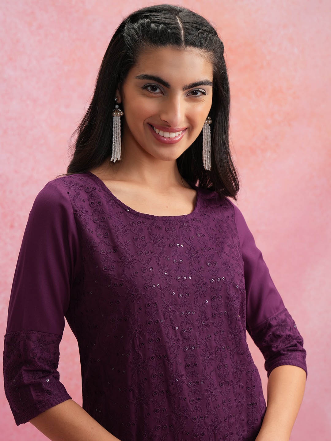 

Vishudh Purple Geometric Embroidered Round Neck Sequinned Straight Kurta