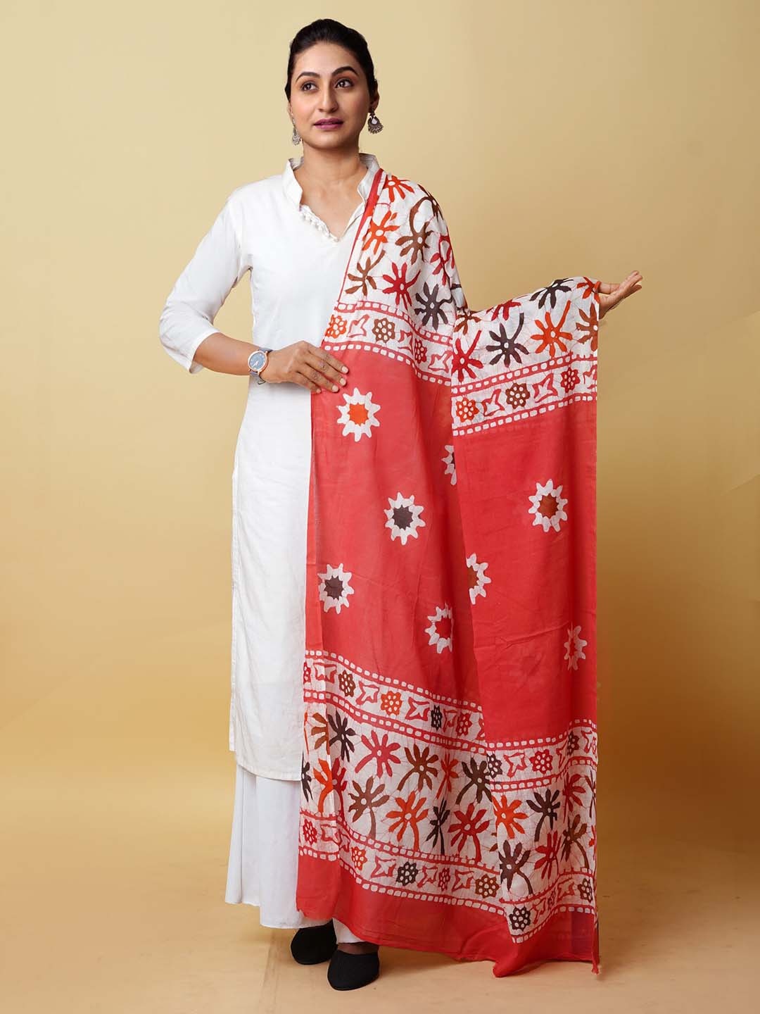 

Unnati Silks Floral Pure Wax Batik Printed Cotton Dupatta, Pink