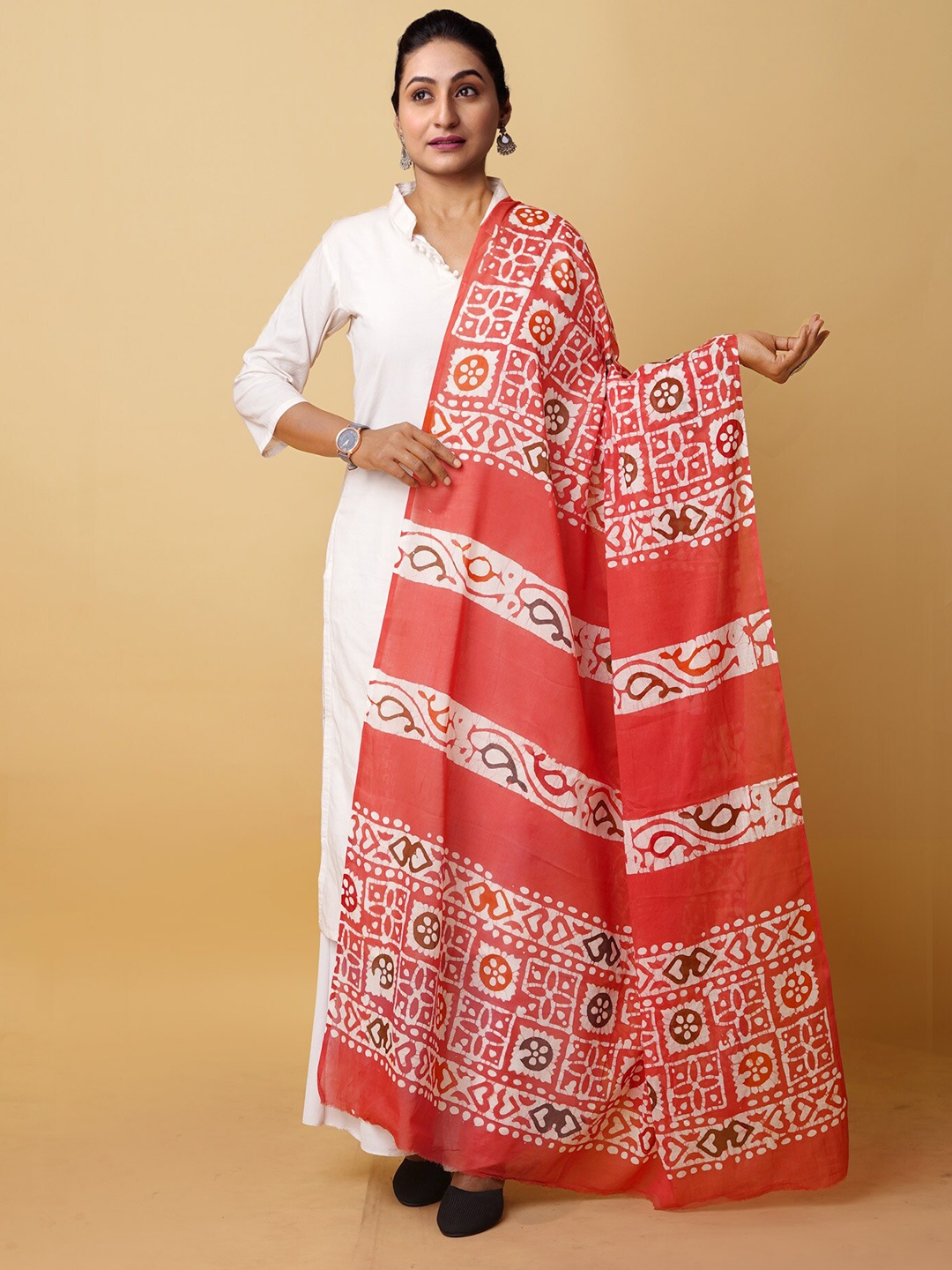 

Unnati Silks Ethnic Motifs Printed Pure Cotton Batik Dupatta, Pink