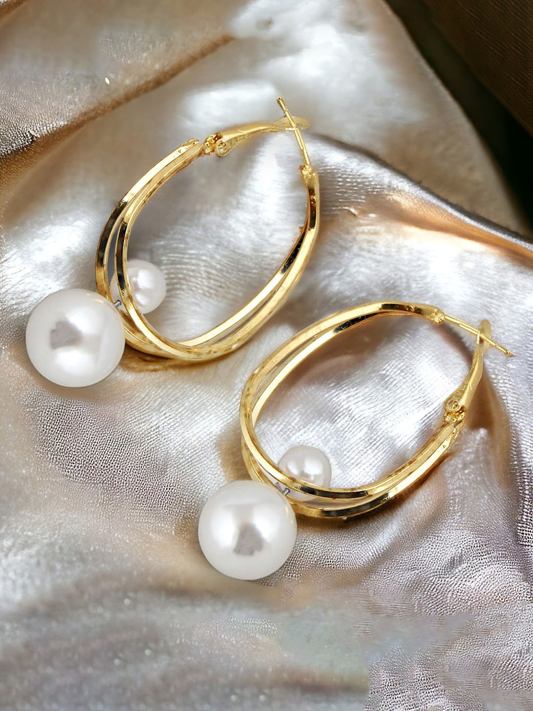 

LUCKY JEWELLERY 18 K Gold Gold-Plated Pearls Beaded Contemporary Hoop Earrings