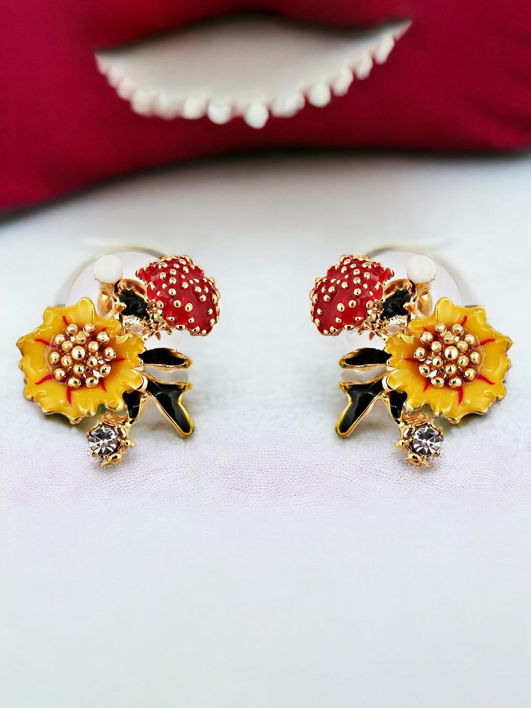 

LUCKY JEWELLERY Gold-Plated Contemporary Studs Earrings