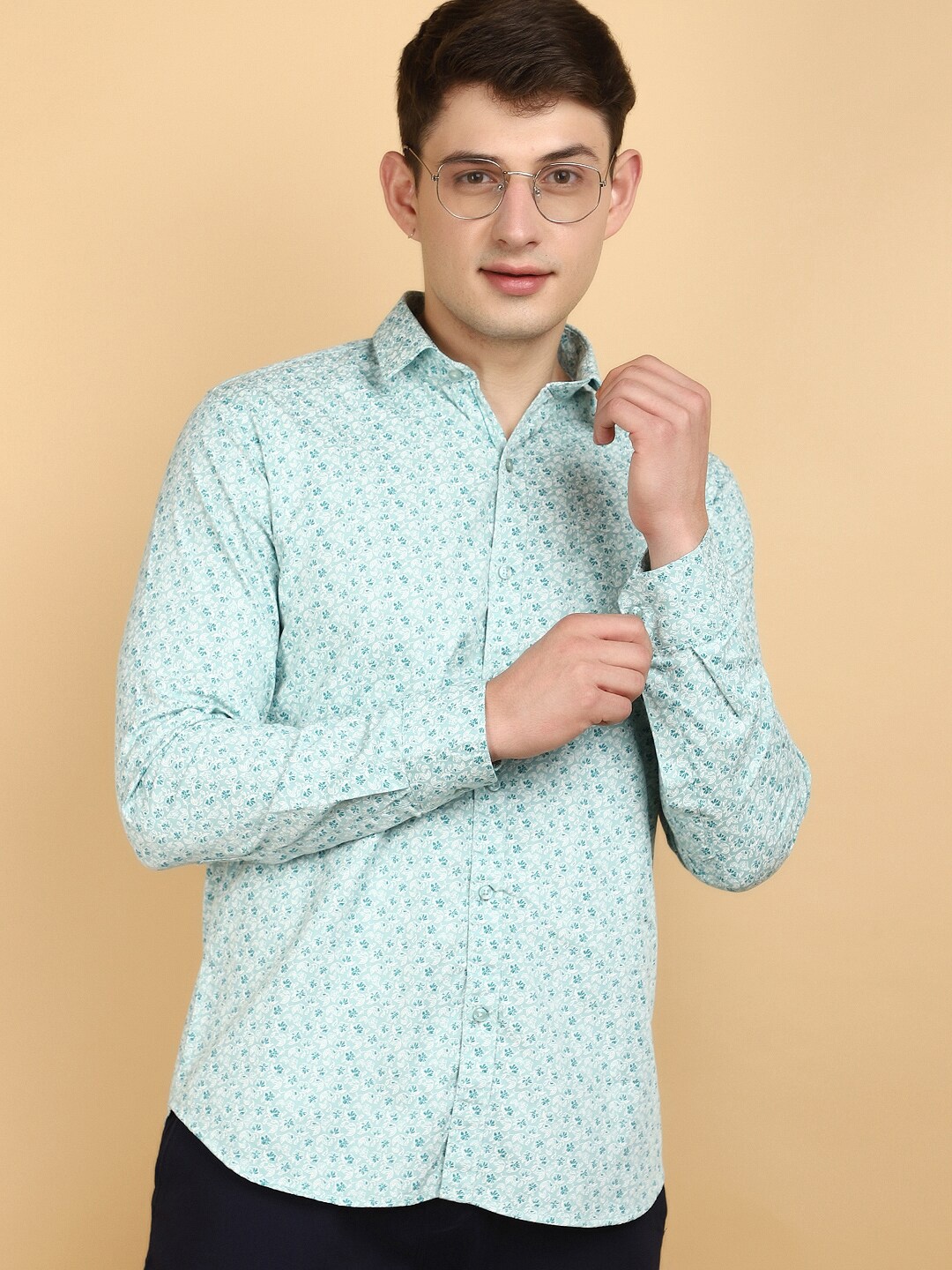 

V-Mart Printed Spread Collar Cotton Casual Shirt, Green