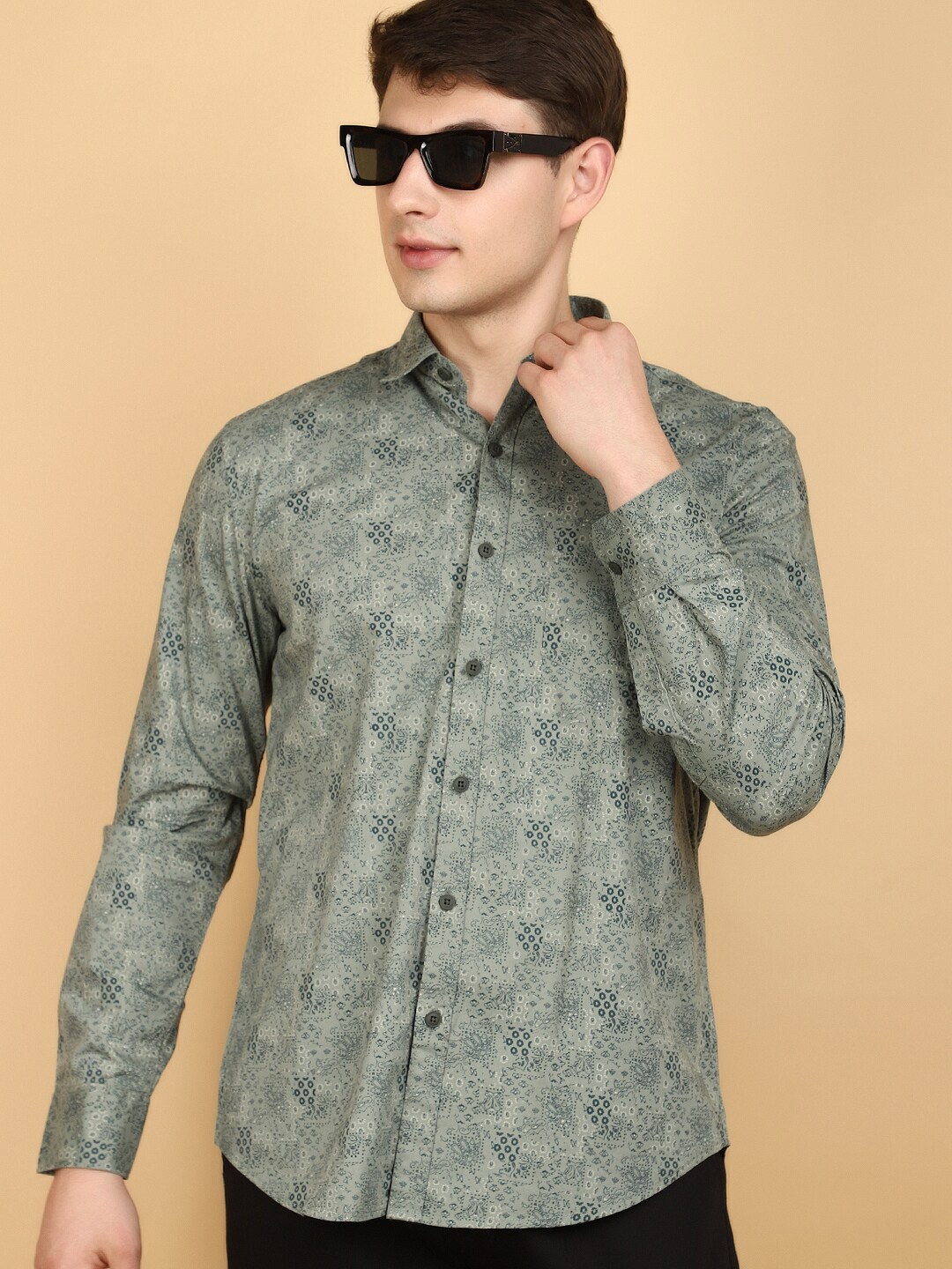 

V-Mart Printed Spread Collar Cotton Casual Shirt, Green