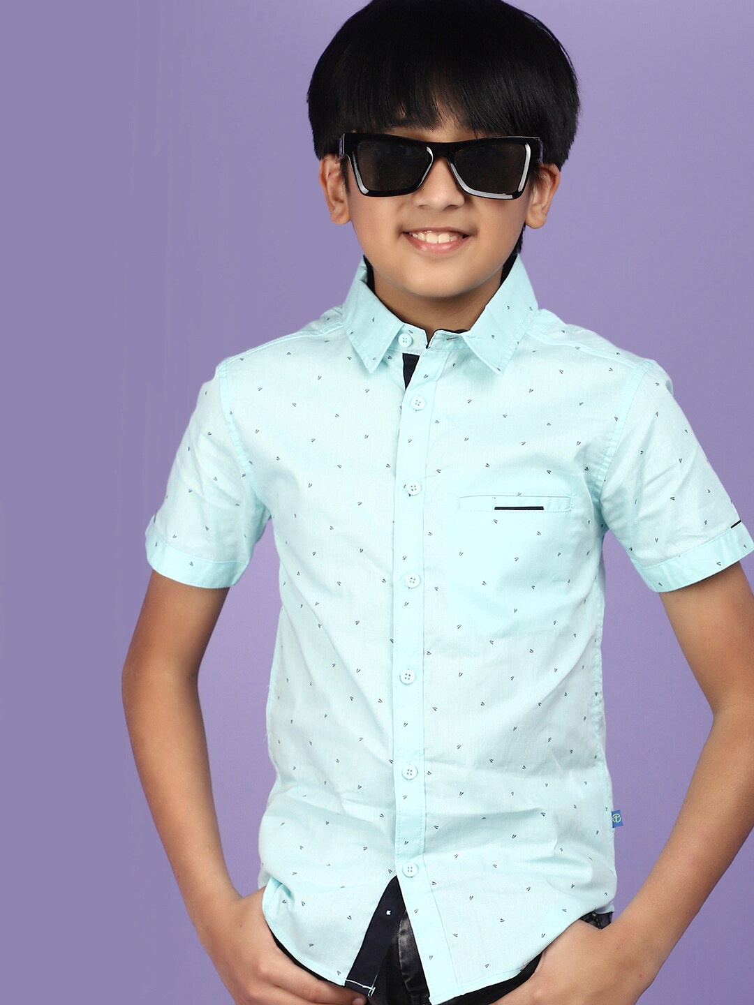 

V-Mart Boys Spread Collar Short Sleeves Printed Casual Shirt, Green