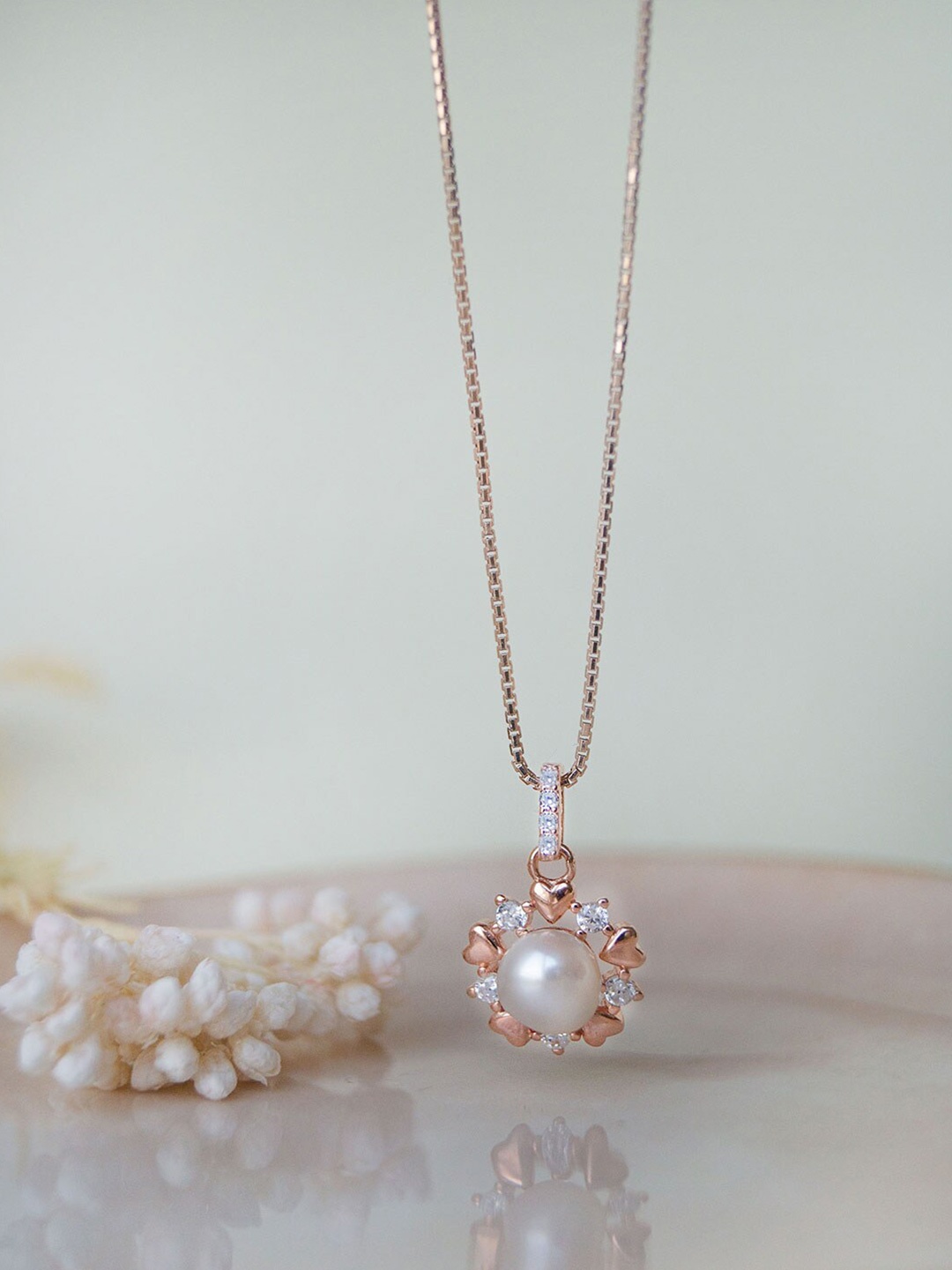 

MANNASH Rose Gold-Plated Heart Shaped Pendants with Chains