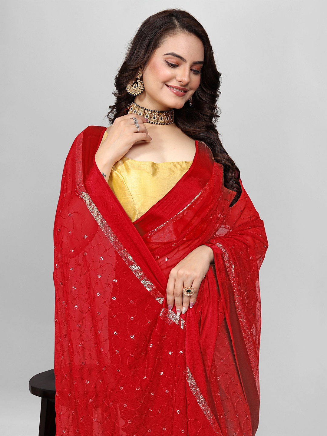 

Avojee Embellished Sequinned Saree, Red