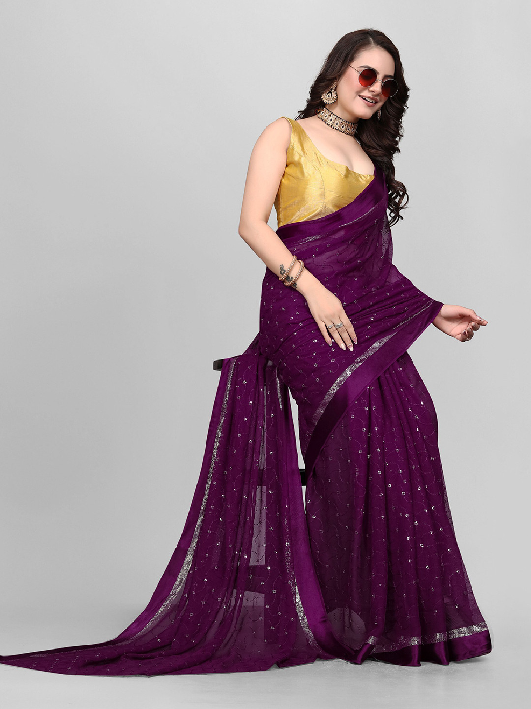 

Avojee Geometric Embroidery Sequinned Saree, Purple
