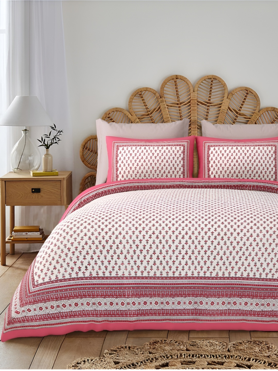 

Block Print Story Pink & White Floral Cotton 210 TC King Bedsheet with 2 Pillow Covers