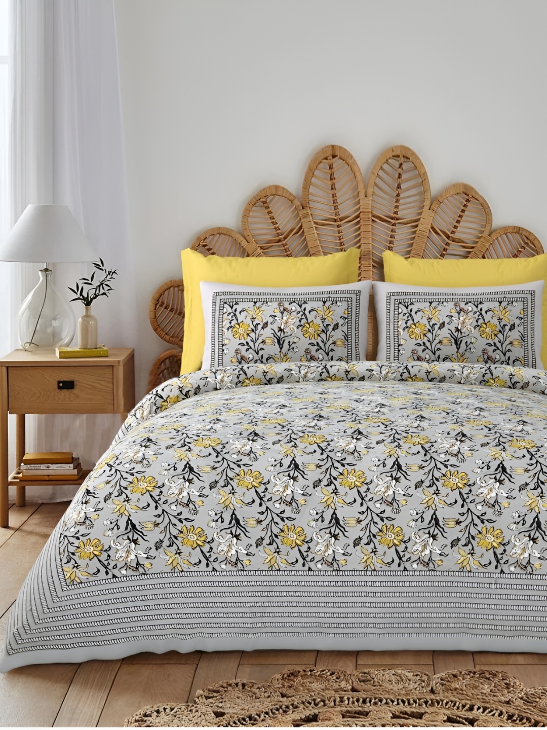 

Block Print Story Grey & Yellow Floral 210 TC Cotton King Bedsheet with 2 Pillow Covers