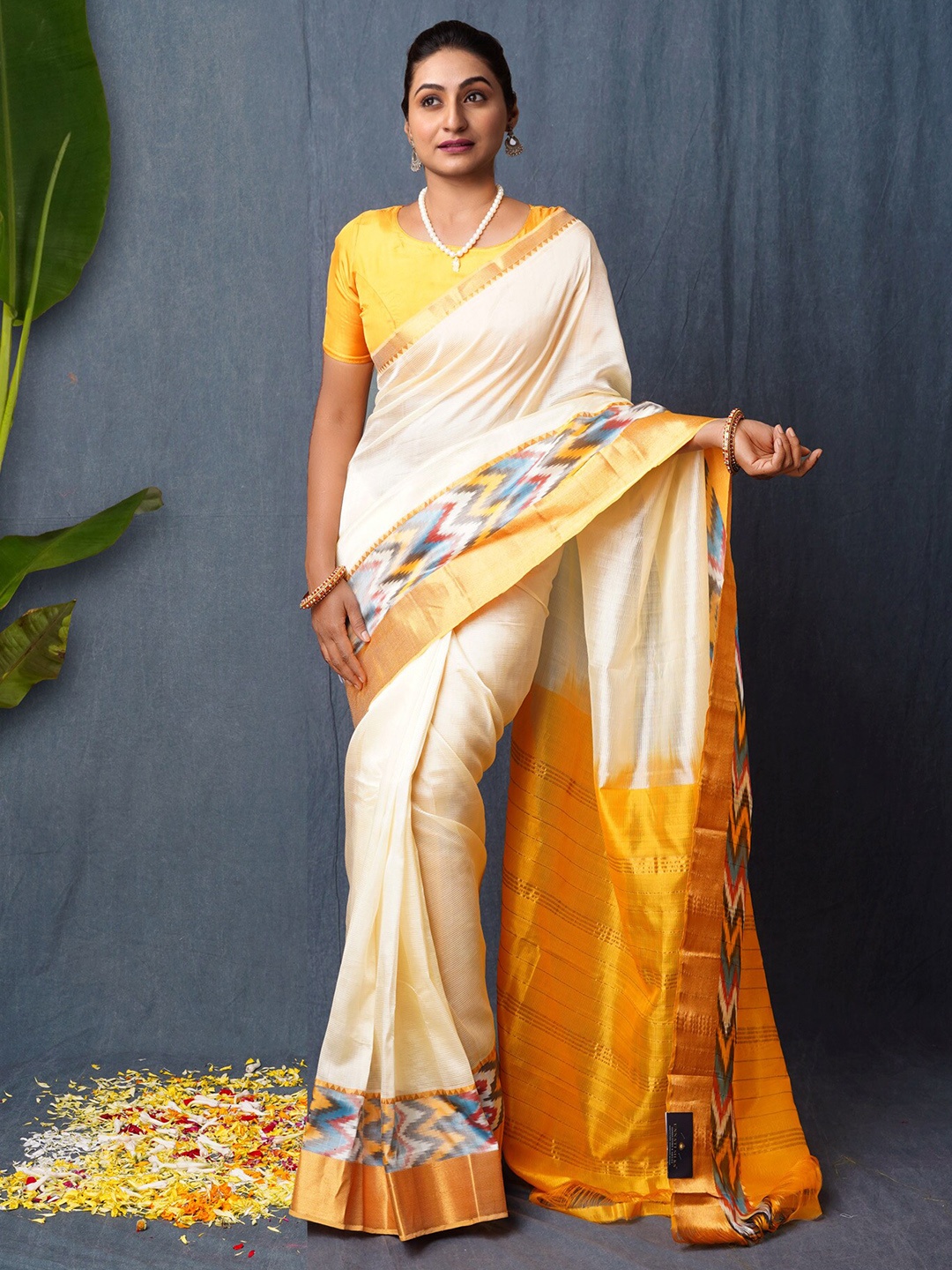 

Unnati Silks Ombre Printed Zari Handloom Mangalagiri Saree, Cream