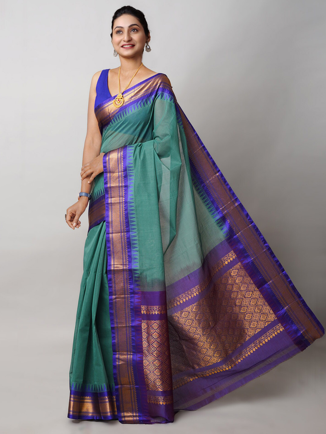 

Unnati Silks Zari Pure Cotton Gadwal Saree, Green