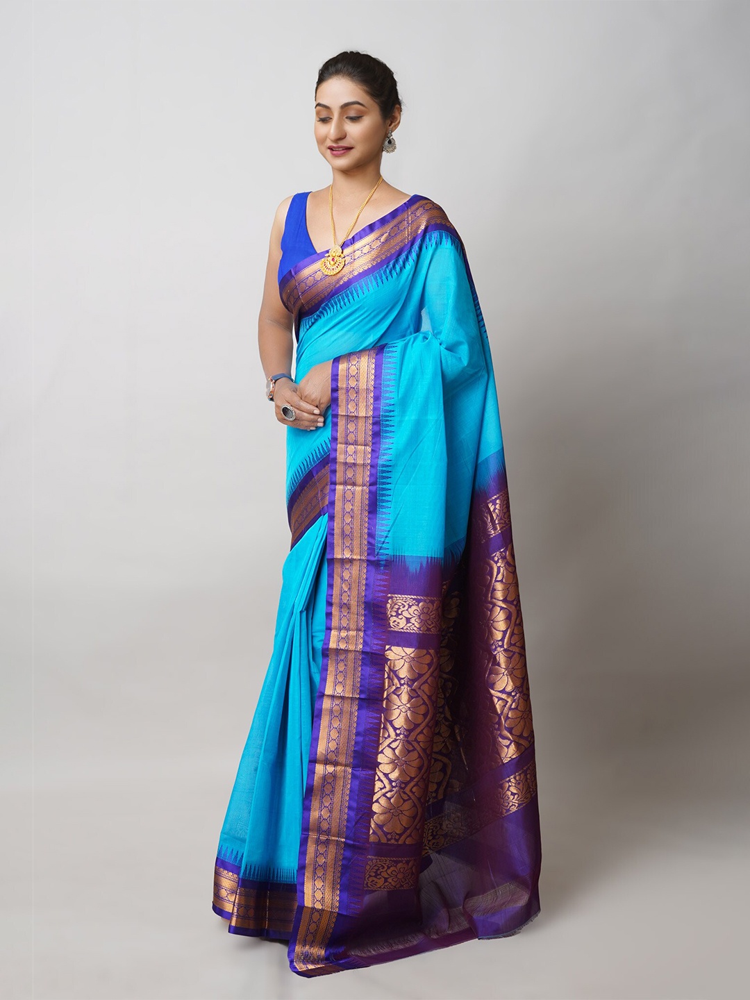 

Unnati Silks Zari Pure Cotton Handloom Gadwal Saree, Turquoise blue