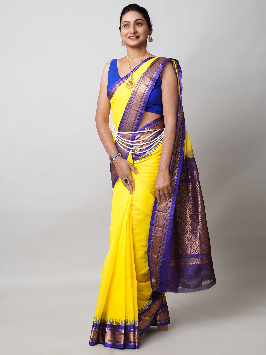 

Unnati Silks Zari Pure Cotton Handloom Gadwal Saree, Yellow