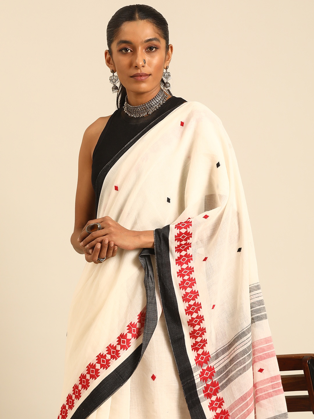 

Taavi Woven Design Pure Cotton Taant Saree, White