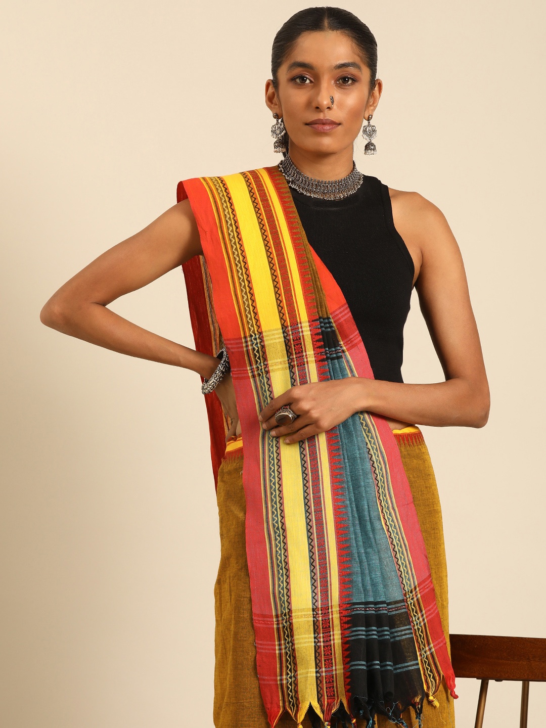 

Taavi Solid Pure Cotton Taant Saree, Yellow