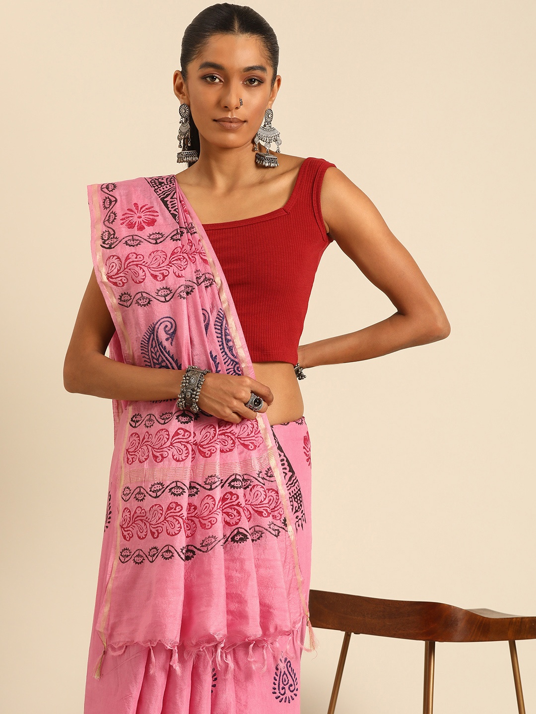 

Taavi Ethnic Motifs Zari Handloom Block Print Saree, Pink