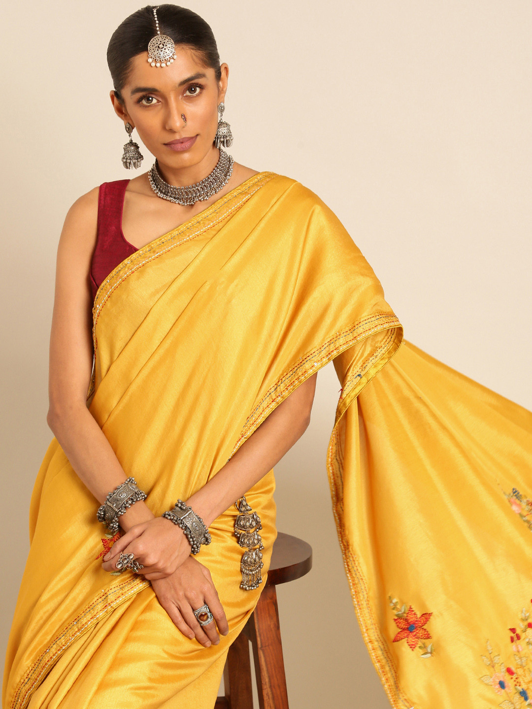 

Taavi Floral Embroidered Kantha Work Saree, Yellow