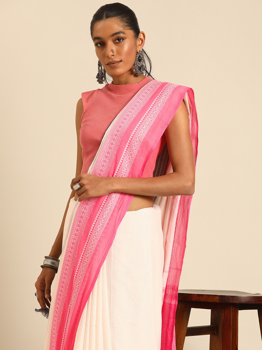 

Taavi Woven Design Pure Cotton Handloom Taant Saree, White