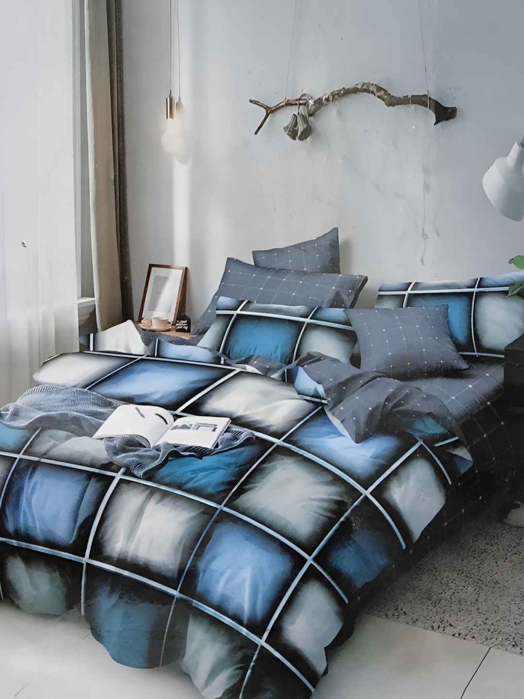 

Signature Blue & White Geometric 144 TC Queen Bedsheet with 2 Pillow Covers