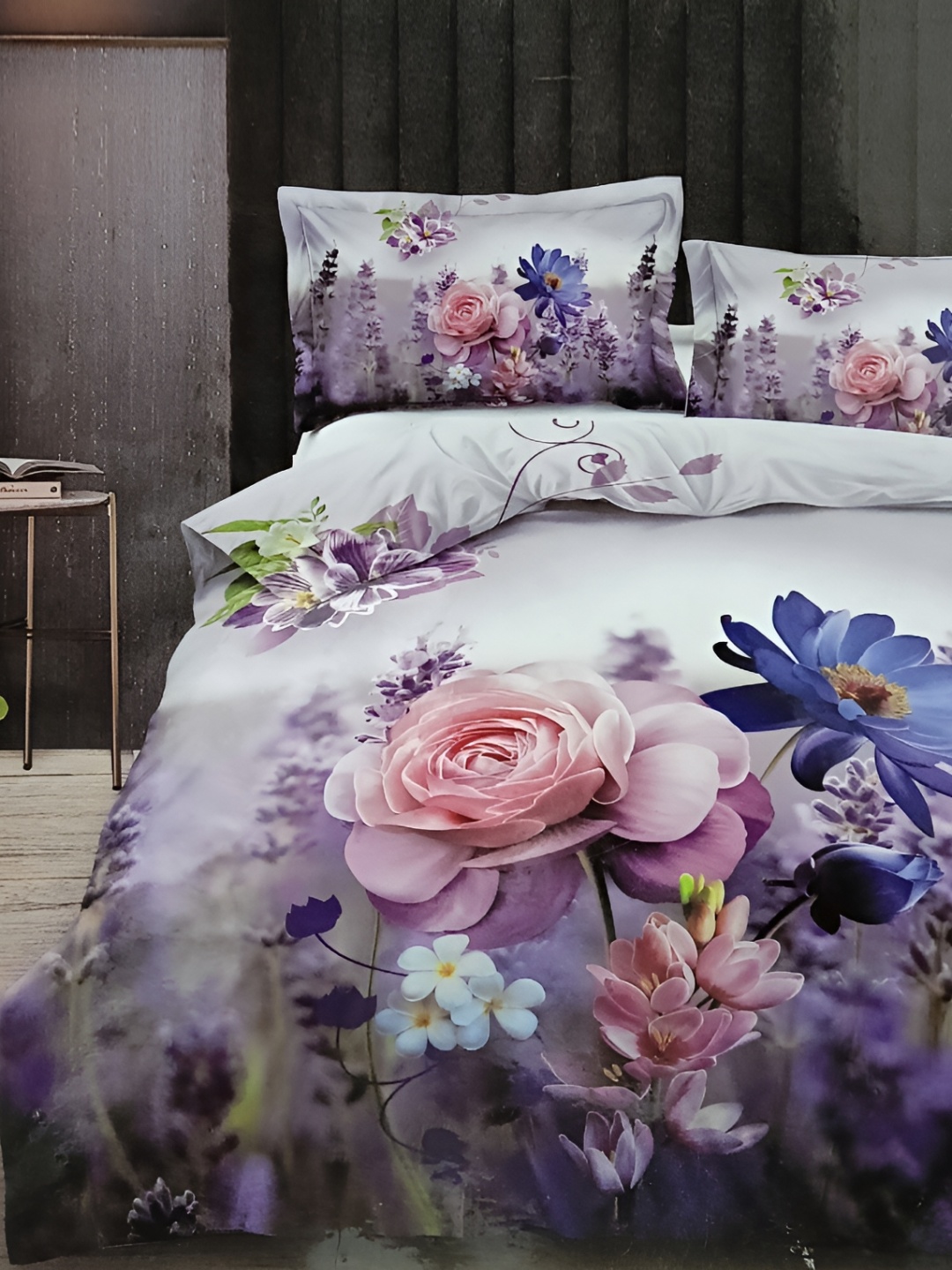 

Signature White & Blue Floral 144 TC Queen Bedsheet with 2 Pillow Covers