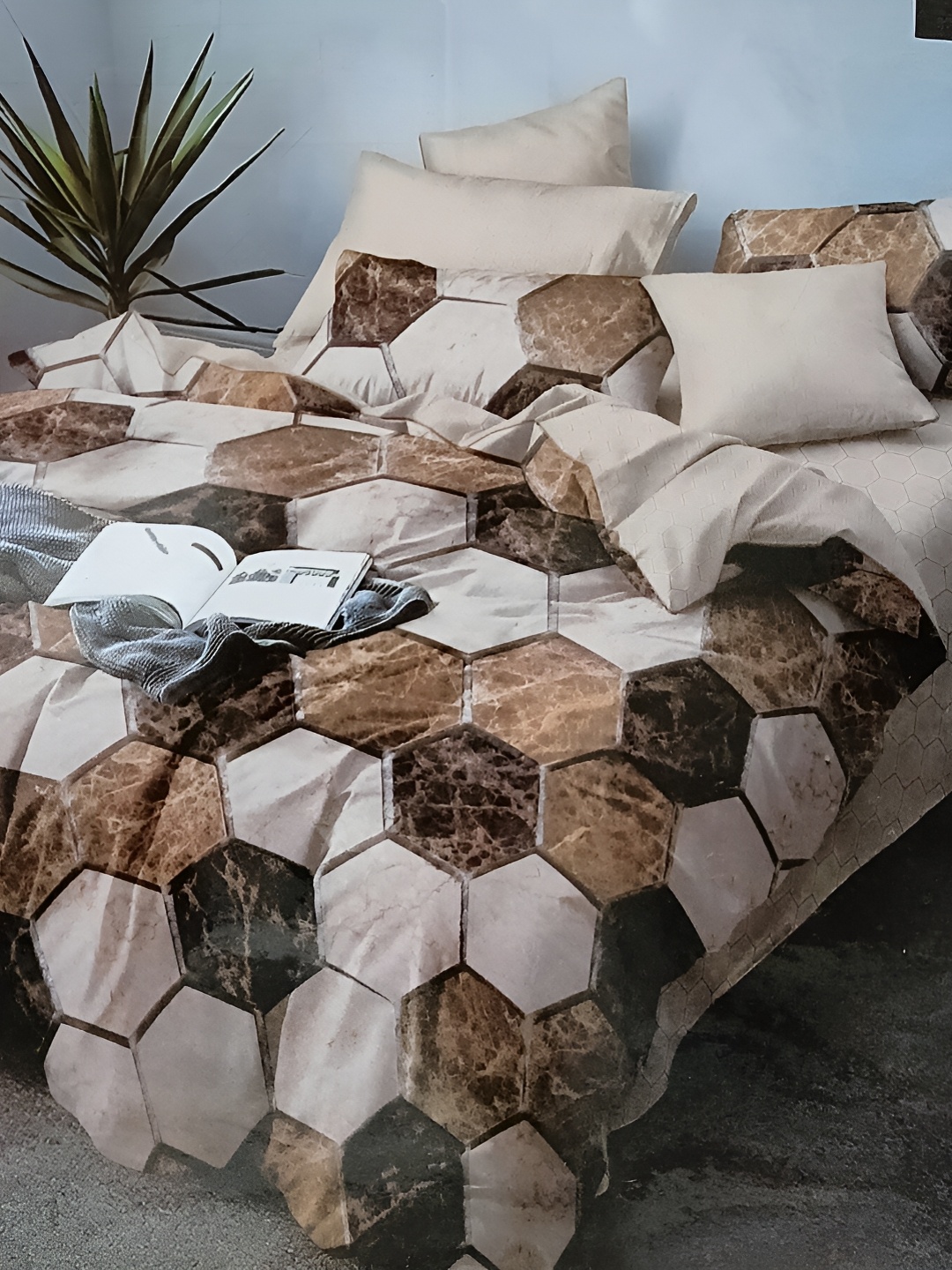 

Signature Brown & Cream-Coloured Geometric 144 TC Queen Bedsheet with 2 Pillow Covers