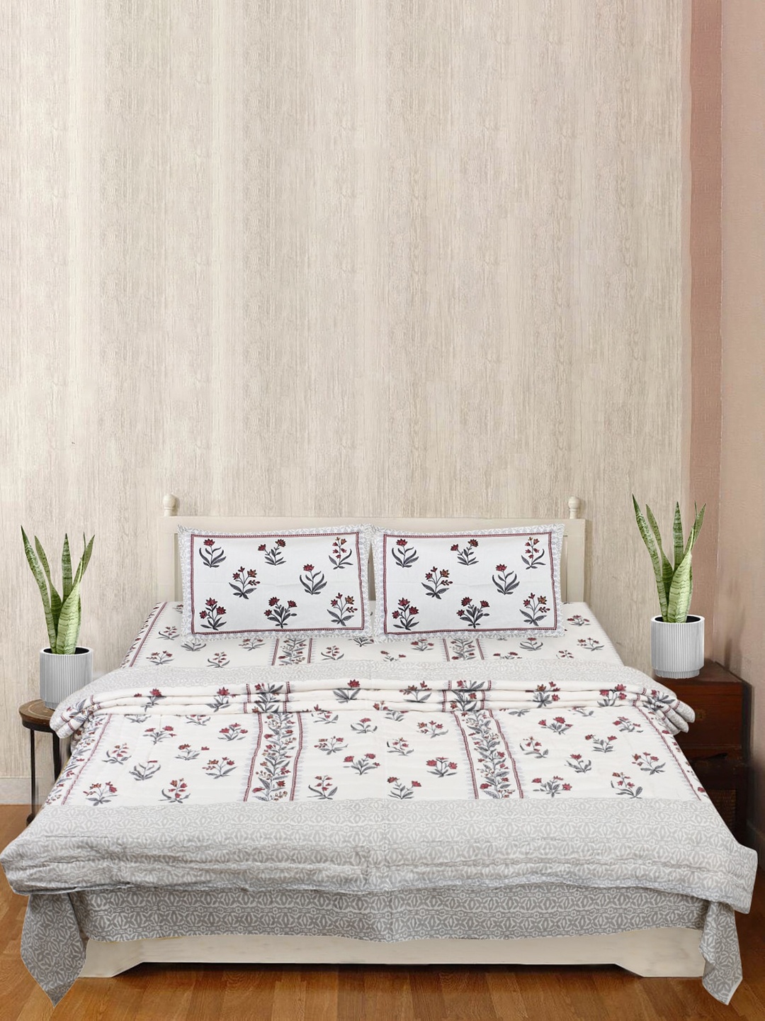 

SARYU HOMES White & Grey Floral Block Print King Size Pure Cotton Bedding Set